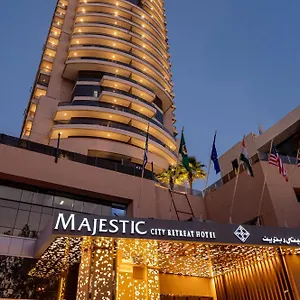 4* מלון Majestic Retreat
